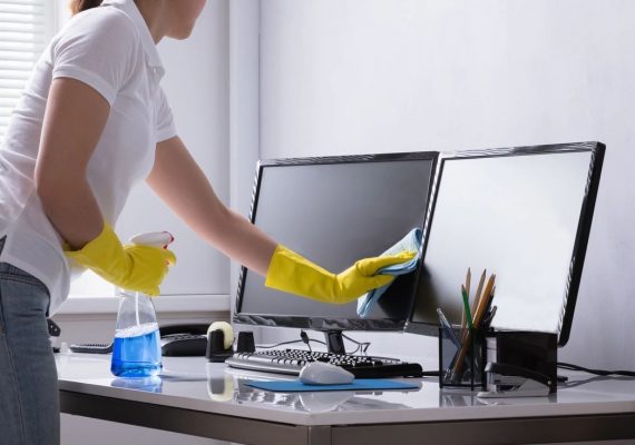 Office_desk_clean-570x400-2